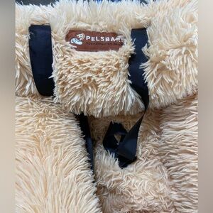 Pelsbarn Pet Protecting Car Bed for Medium Sized Dog, w Safety Seat Belt